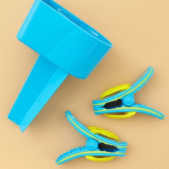 Flip Flop Towel Clips and Beach Caddy Set - Picture 2 of 3